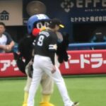 つば九郎、柳田悠岐と記念パチリ！ 2023/6/14