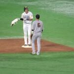 タイムリー後すぐに坂本勇人に話しかける柳田悠岐！