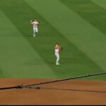 【MLB 速報】 #鈴木誠也 ラッキーな二塁打！野手たちが打球を見失う カージナルス vs カブス 7.21
