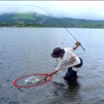 【神回】湖の中で釣りしたら想像を超える魚が釣れた！