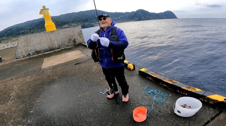 ジギングの神様が登場！八丈島の魚影が濃すぎてアタリが止まらない状況に…【八丈島遠征2023 #2】