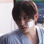 ドラマ『親愛なる僕へ殺意をこめて』山田涼介、病院で目を覚ましたB一のシーンカットを公開【セレブニュース】