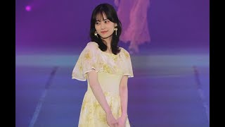 乃木坂46山下美月、キュートな笑顔で振り向く姿に釘付け＜GirlsAward 2023 S／S＞【セレブニュース】