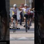 He’s behind you! 🤣 This has to be one of the best cycling finishes of the year 🔥