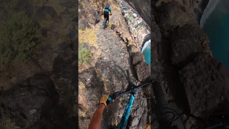 GoPro | Precise MTB Riding on a Cliff 🎬 Fran Pérez #Shorts