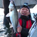 東京湾でシーバス釣り対決！釣った魚を築地で捌いて食べる【負けたら罰ゲーム】