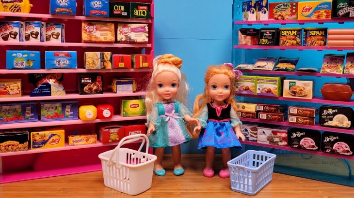 Color challenge ! Elsa & Anna toddlers – grocery store – shopping – Barbie