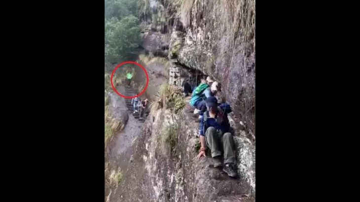 【中国】登山中の３０歳男性、誤って崖から転落