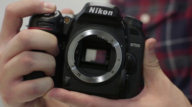 First look – Hands on with the Nikon D7500